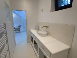 Maisons de vacances Gite Senlisse, 3 pieces, 6 personnes - FR-1-527-9 : photos des chambres