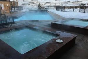 K-Suite-Mt View-Resort-Pool-Hot Tub-Near RMNP & WP
