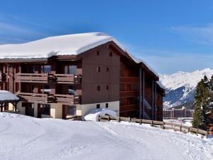 Appartement au pied des pistes avec balcon et casier à skis - FR-1-181-2076