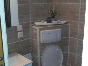 Studio rénové ski aux pieds avec balcon, 5 couchages - FR-1-346-373