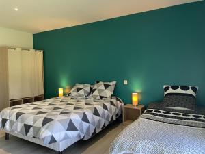 Ferme rénovée avec étang privé, proche de la forêt de Tronçais, idéale pour pêche et détente - FR-1-489-389