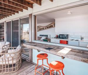 BAY PROPERTIES . Pacific Lodge Studio