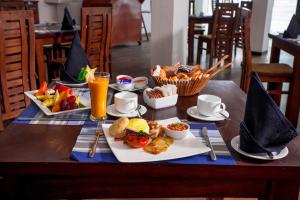 Coral Rock by Bansei