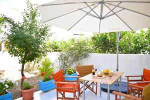 Marble Cool 2-bedroom Down Town Yard House