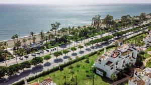 ADE10- Front line beach San Pedro by Roomservices