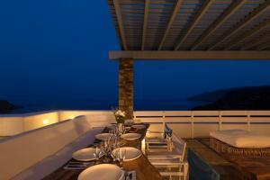 Luxury villa by the beach