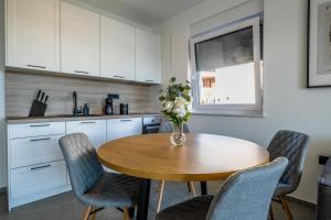 Apartment House Vista