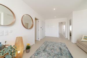 Nazaré Views X - By SCH