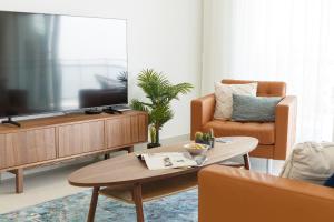 Nazaré Views X - By SCH