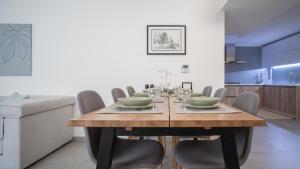 A brand new, beautifully decorated maisonette.