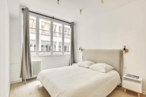 Central & Stylish renovated Parisian apt 6-8 guests