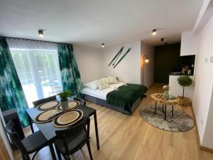 U Gazdy - apartament z sauną , jacuzzy, ogrodem i tarasem - przy Gondoli