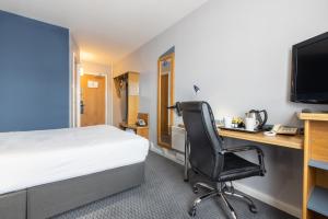 Standard Room with Free Hot Breakfast room in Holiday Inn Express Aberdeen City Centre an IHG Hotel
