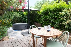 Appartements Ideal couple Jacuzzi et jolie cour interieure : photos des chambres