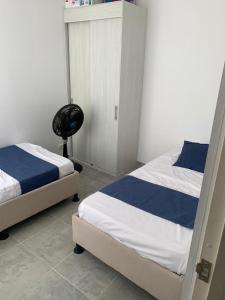 Aqualina Green Girardot