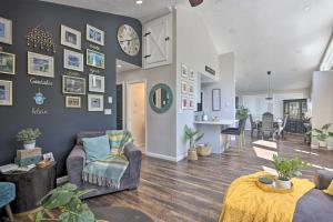 Fire Pit and Furnished Deck Serene Tobyhanna Escape