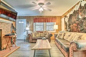 Rustic Cloudcroft Home about 2 Mi to Ski Slopes! - Mayhill