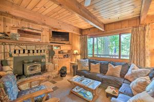 Comfortable Mi-Wuk Village Cabin Hike and Ski!