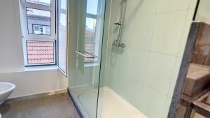 LXFactory House 39 by Magickey