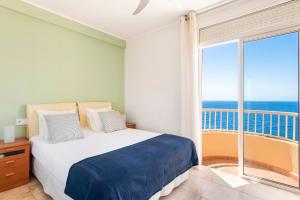 Beachfront triplex with swimming pool & parking