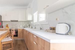 Sophias Comfortable Home with a Private Backyard