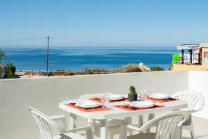 Praia da Rocha Wonder w Balcony by LovelyStay
