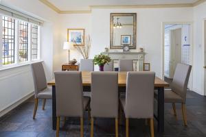 4 Bed - Beach Cottage