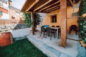 EL PATIO DE LAS TINAJAS