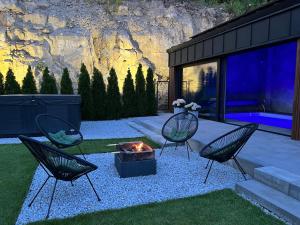 Dom z basenem Bałtów 22