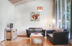 Gorgeous Home In Vledder With Wifi