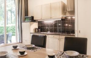 Gorgeous Home In Vledder With Wifi