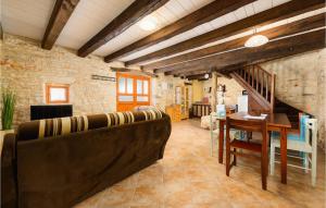 Holiday Home Rezanci 05