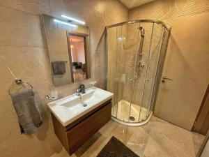 Modern 1 bedroom apartment 400m away from the sea