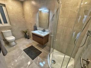 Modern 1 bedroom apartment 400m away from the sea