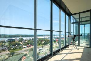 Sea view apartment on 19th floor