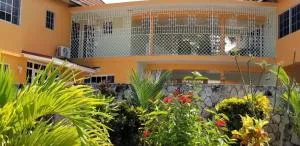 Chaudhry Second Floor Single Suite - Silver Sands