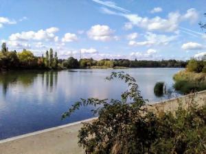 Sejours chez l'habitant VUE EXCEPTIONNELLE SUR LE LAC : photos des chambres