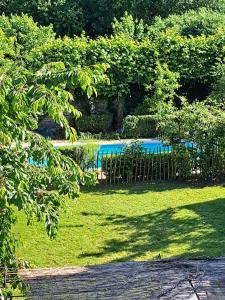 Maisons de vacances Maison de vacances a la campagne avec piscine 