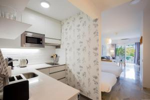 White Studio - La Caleta