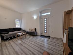 Secret Garden Apartment 