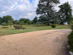 ancien chai rénové dans un parc clos de 3 hectares