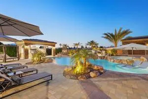Villa Bella - Private Estate in the Heart of Palm Desert, Outdoor Amenities, Gym, Game Room - Palm Desert Country