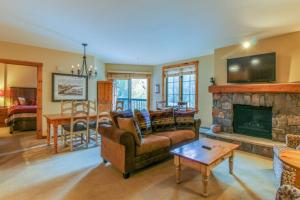 1 Bedroom Plus Murphy Mountain Condo In River Run Village With Hot Tub Access And Walking Distance To Ski