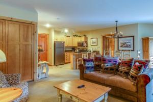 1 Bedroom Plus Murphy Mountain Condo In River Run Village With Hot Tub Access And Walking Distance To Ski