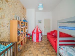 Maisons de vacances Spacious holiday home in Bergerac with private pool : photos des chambres