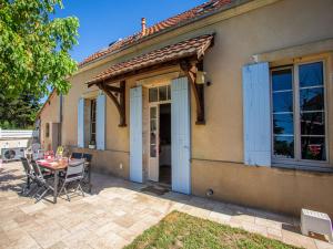 Maisons de vacances Spacious holiday home in Bergerac with private pool : photos des chambres