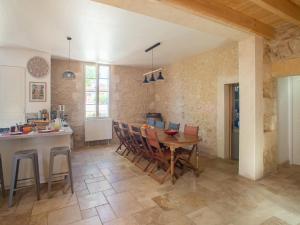 Maisons de vacances Spacious holiday home in Bergerac with private pool : photos des chambres