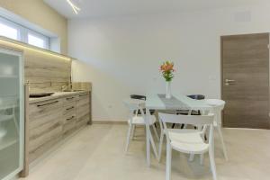 Modern apartment Bircic with balcony & patio