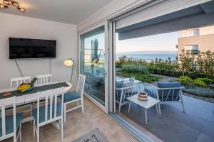 Sea view with garden apartment Joshua