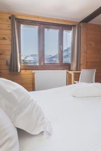 Hotels Le Loup Blanc : photos des chambres